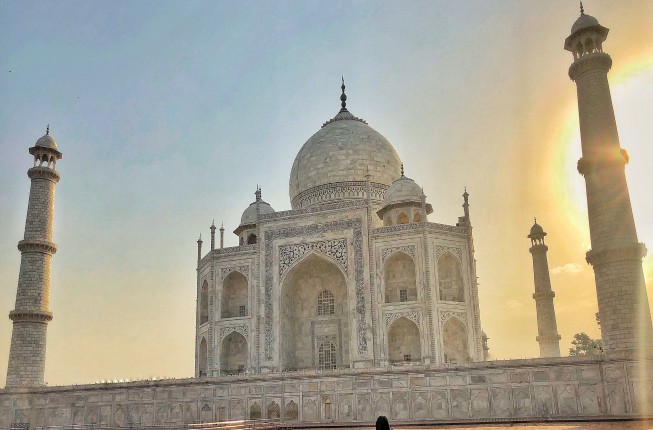 Taj Mahal Private Guided Tour with Entrance Fee