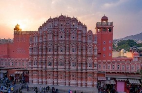 Jaipur full day Sightseeing tour by Air-Conditioned vehicle Including Guide
