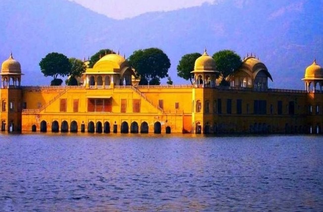Amazing Jaipur Day trip from Delhi by Private Vehicle and Guide